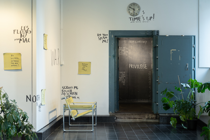 Invitert (8): Wassily Chairs Replica Society and some drawings on the side – Andrea Galiazzo & Dan Perjovschi